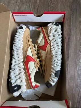 Nike Overbreak SP in Club Gold and Orange  size 5